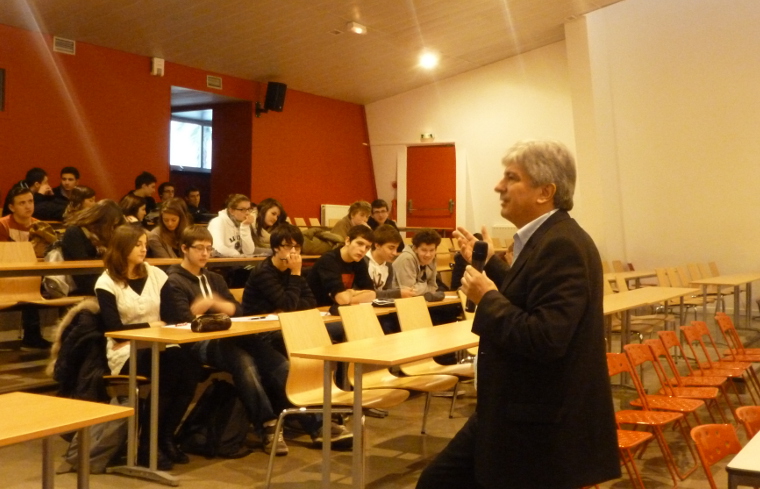 Hervé FERON répond aux questions des élèves du Lycée Stanislas à Villers