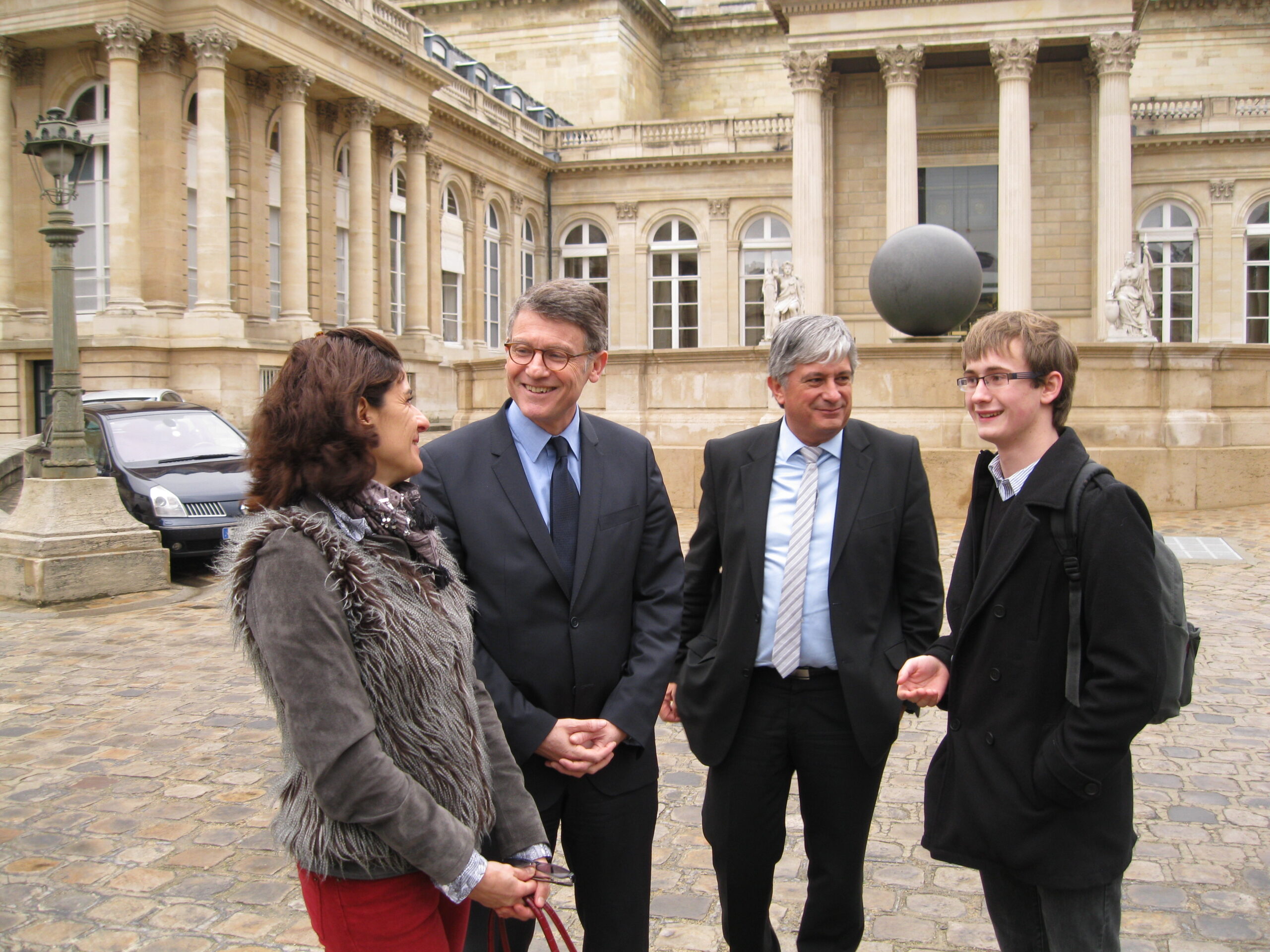 Hervé Féron et Mathieu Quirin, lycéen au Lycée Varoquaux de Tomblaine, aux côtés de Vincent Peillon