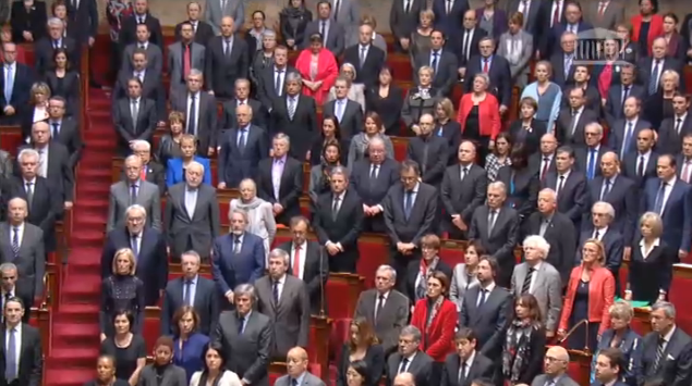 Hommage des députés aux victimes des attentats