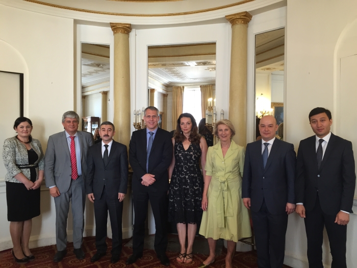 Petit-déjeuner avec l'Ambassadeur d'Ouzbékistan